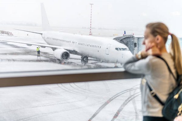 Voando Bem: Estratégias para viajantes em caso de voos cancelados durante feriados!