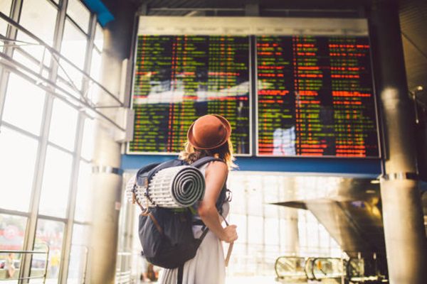 Como as políticas de Overbooking contribuem para atrasos de voo? Como as políticas de Overbooking contribuem para atrasos de voo?