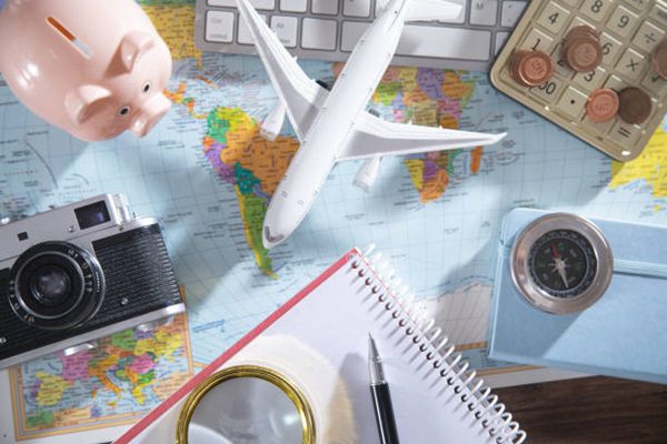 Dicas para encontrar voos baratos e economizar em passagens aéreas!