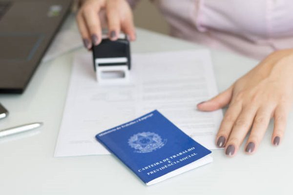 Passaporte: Documentos essenciais e processo de solicitação!