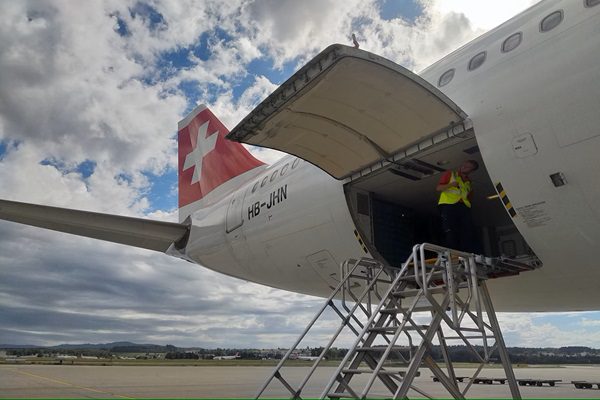 Como são realizadas as manutenções preventivas e corretivas em aeronaves? Como são realizadas as manutenções preventivas e corretivas em aeronaves?