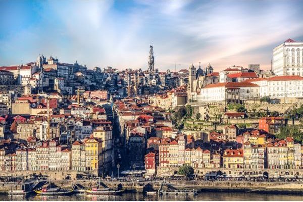 Descobrindo os encantos de Portugal: Lisboa, Porto, Algarve! Descobrindo os encantos de Portugal: Lisboa, Porto, Algarve!